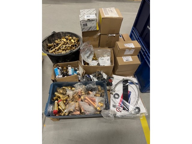 Divers installatiemateriaal - afbeelding 1 van  11