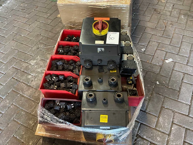 Divers installatiemateriaal - afbeelding 2 van  4