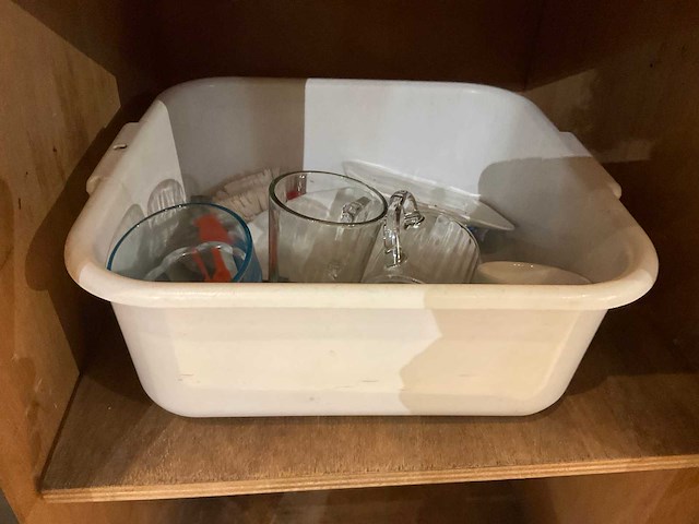 Divers kantinegerei - afbeelding 2 van  15