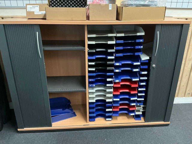 Divers kantoorinventaris (4x) - afbeelding 1 van  5