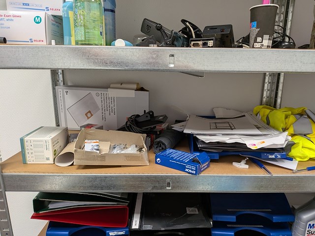 Divers kantoorinventaris, multimedia en personenvervoer items - afbeelding 27 van  27