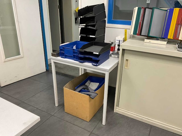 Divers kantoorinventaris - afbeelding 2 van  23