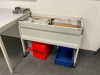 Divers kantoorinventaris - afbeelding 16 van  23