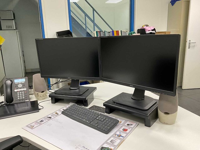 Divers kantoorinventaris - afbeelding 20 van  23