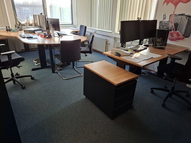 Divers kantoorinventaris - afbeelding 1 van  7