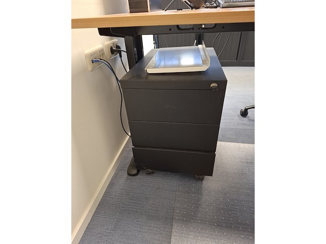 Divers kantoorinventaris - afbeelding 8 van  17