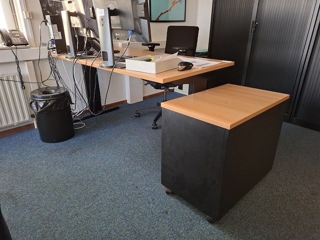 Divers kantoorinventaris - afbeelding 4 van  5