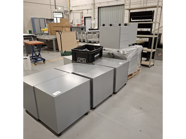 Divers kantoorinventaris - afbeelding 6 van  8