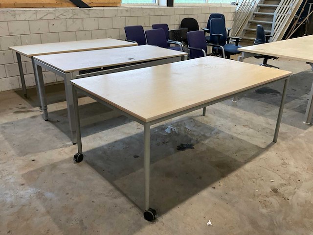 Divers kantoormeubilair - afbeelding 3 van  5