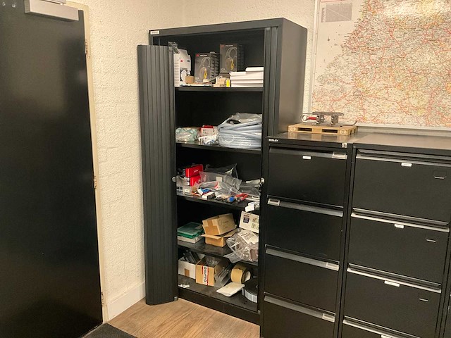 Divers kantoormeubilair - afbeelding 2 van  8