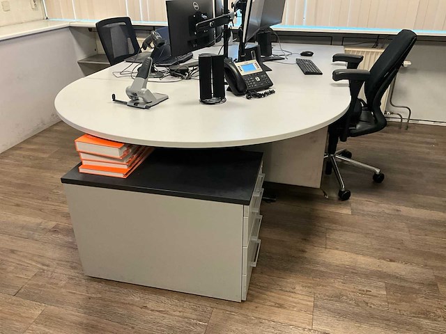 Divers kantoormeubilair - afbeelding 4 van  8