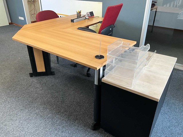 Divers kantoormeubilair - afbeelding 4 van  12