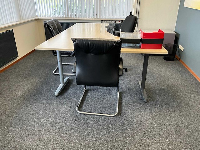 Divers kantoormeubilair - afbeelding 1 van  7