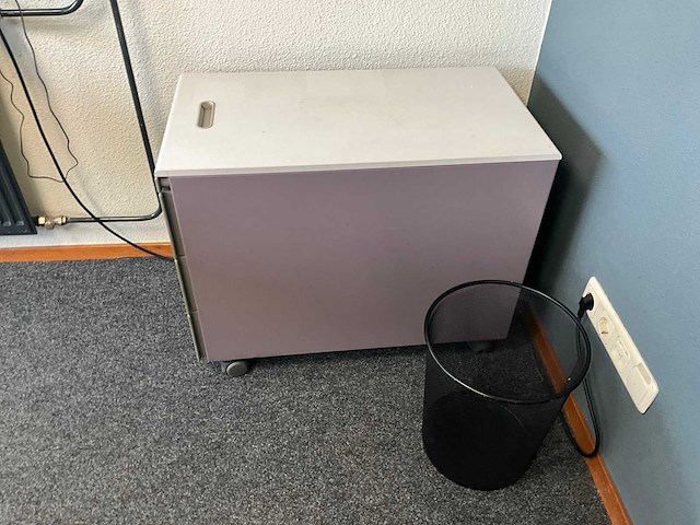 Divers kantoormeubilair - afbeelding 5 van  7