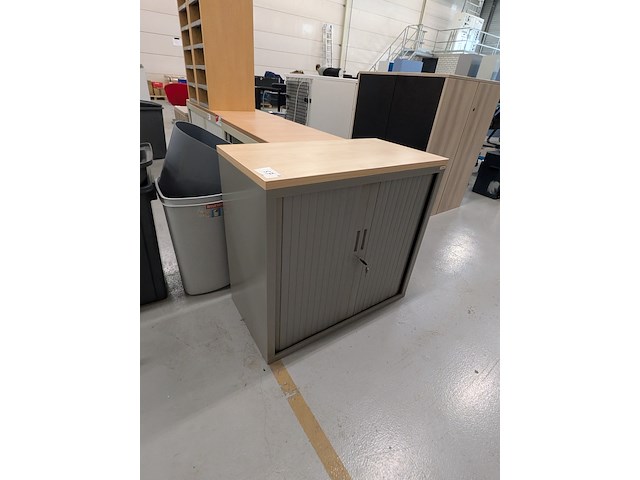 Divers kantoormeubilair - afbeelding 2 van  14