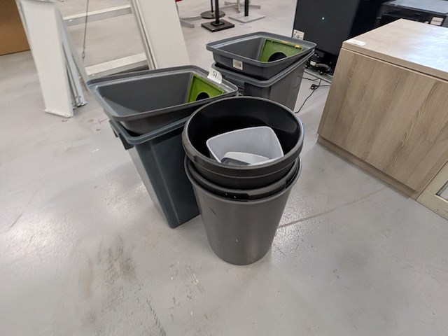 Divers kantoormeubilair - afbeelding 6 van  14