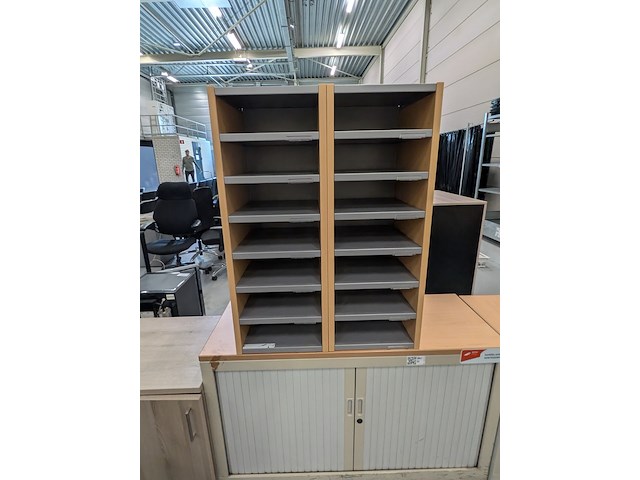 Divers kantoormeubilair - afbeelding 10 van  14