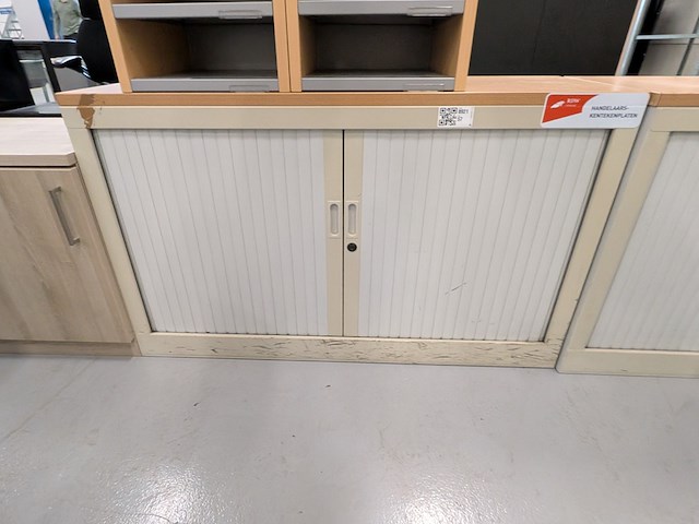 Divers kantoormeubilair - afbeelding 11 van  14