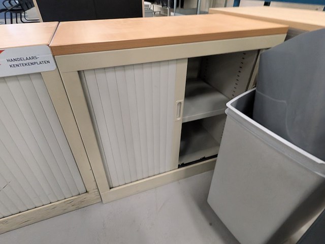 Divers kantoormeubilair - afbeelding 13 van  14