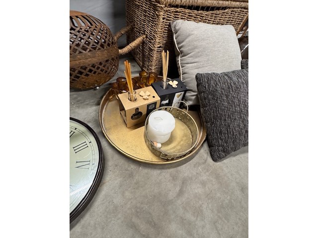 Divers klein meubilair en decoratie - afbeelding 6 van  9