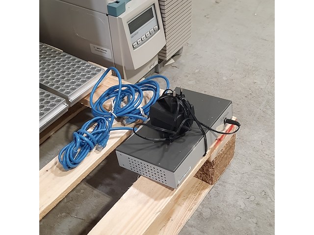 Divers laboratoriumapparatuur , o.a. agilent technologies - afbeelding 5 van  22