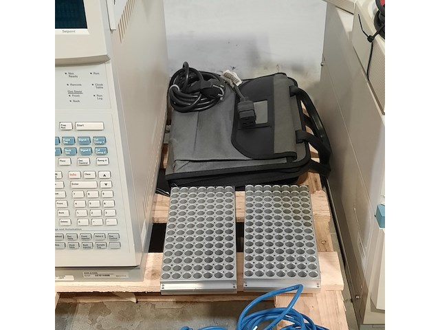Divers laboratoriumapparatuur , o.a. agilent technologies - afbeelding 6 van  22