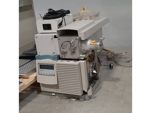 Divers laboratoriumapparatuur , o.a. agilent technologies - afbeelding 8 van  22