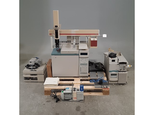 Divers laboratoriumapparatuur , o.a. agilent technologies - afbeelding 1 van  22