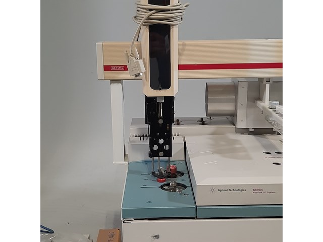 Divers laboratoriumapparatuur , o.a. agilent technologies - afbeelding 17 van  22