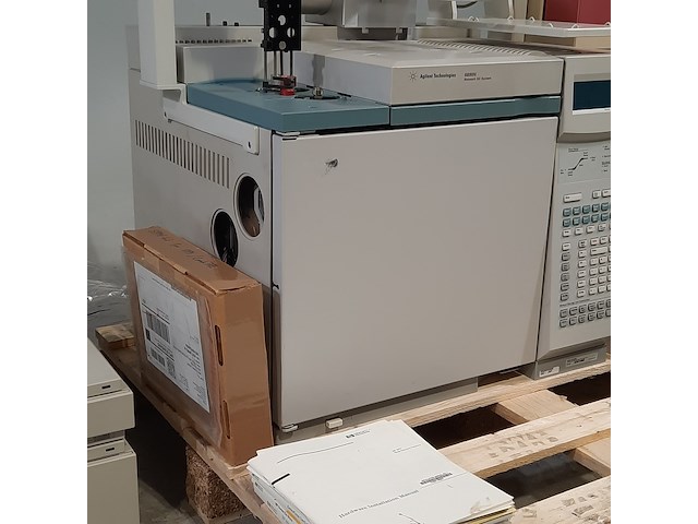 Divers laboratoriumapparatuur , o.a. agilent technologies - afbeelding 21 van  22