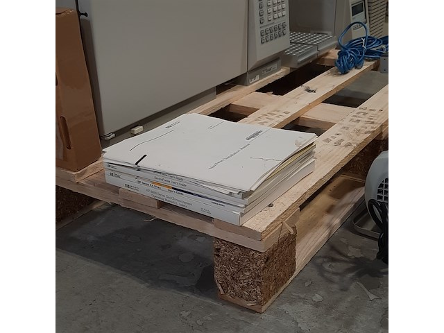 Divers laboratoriumapparatuur , o.a. agilent technologies - afbeelding 22 van  22