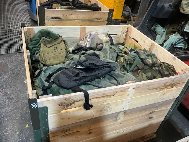 Divers leger legerkleding - afbeelding 1 van  6