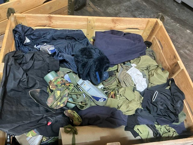 Divers leger legerkleding - afbeelding 3 van  7