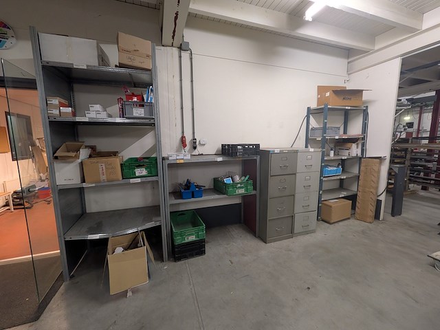 Divers magazijninventaris met inhoud - afbeelding 1 van  67