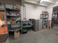 Divers magazijninventaris met inhoud