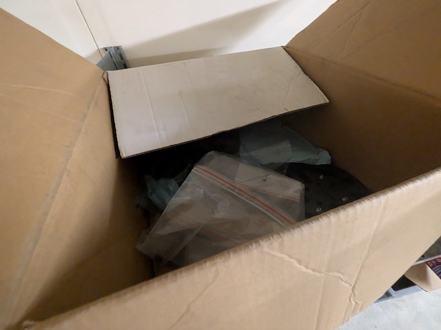 Divers magazijninventaris met inhoud - afbeelding 21 van  67