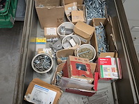 Divers magazijninventaris met inhoud - afbeelding 31 van  67