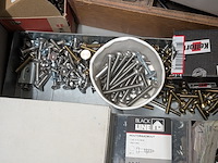 Divers magazijninventaris met inhoud - afbeelding 51 van  67