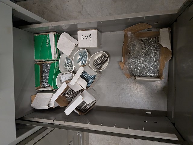 Divers magazijninventaris met inhoud - afbeelding 53 van  67