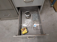 Divers magazijninventaris met inhoud - afbeelding 58 van  67