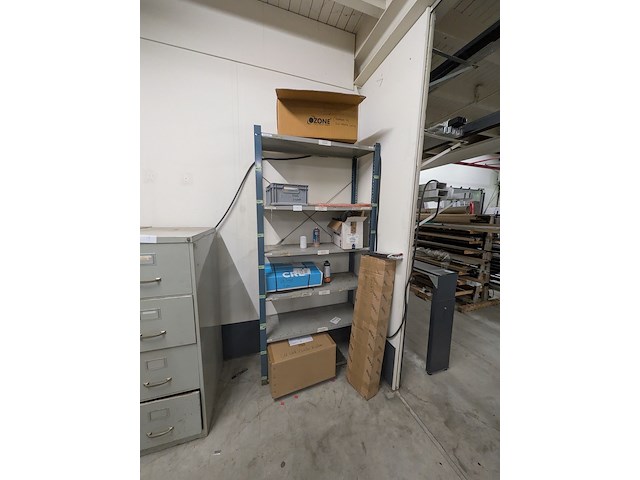 Divers magazijninventaris met inhoud - afbeelding 59 van  67