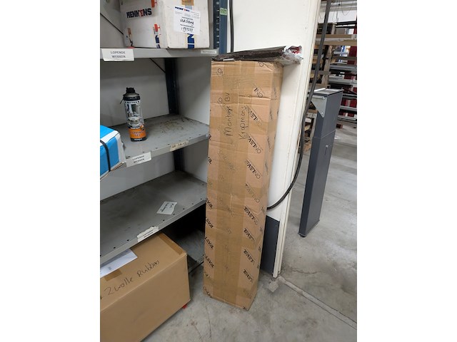 Divers magazijninventaris met inhoud - afbeelding 64 van  67