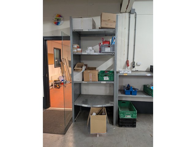 Divers magazijninventaris met inhoud - afbeelding 56 van  67