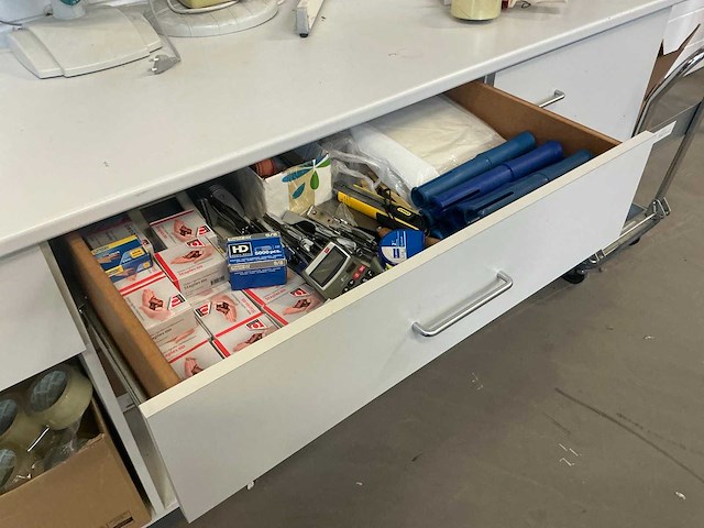 Divers magazijninventaris - afbeelding 16 van  16