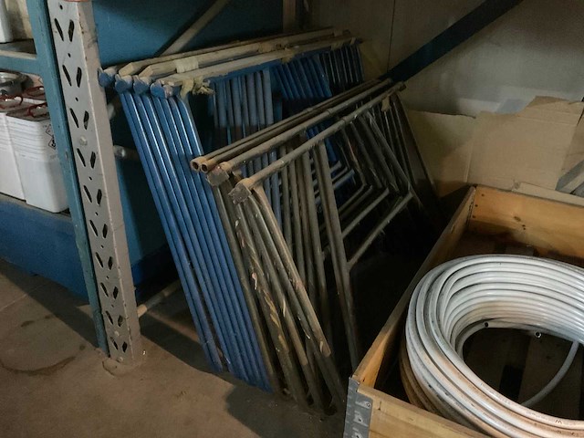 Divers materiaal - afbeelding 12 van  20