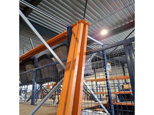 Divers materiaal - afbeelding 10 van  18