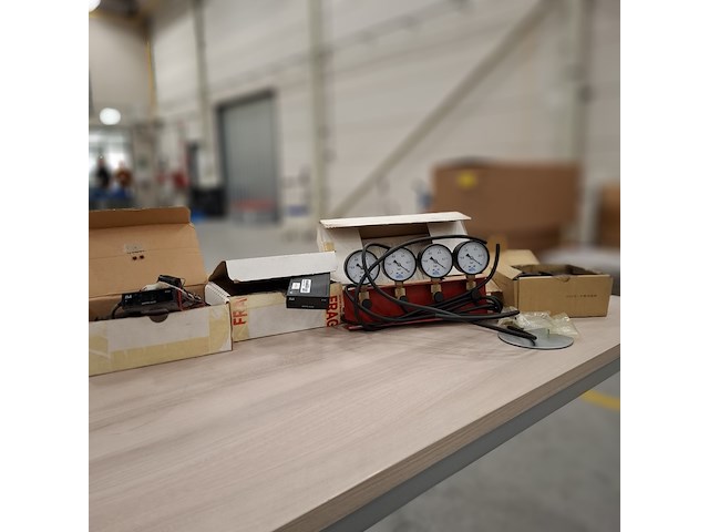 Divers meet / uitlees apparatuur - afbeelding 1 van  12