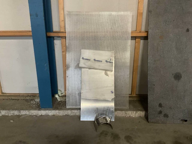 Divers metalenmateriaal - afbeelding 1 van  4