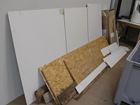 Divers plaatmateriaal w.o. spaanplaat, multiplex en trespa. - afbeelding 1 van  3