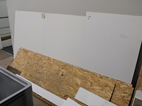 Divers plaatmateriaal w.o. spaanplaat, multiplex en trespa. - afbeelding 3 van  3